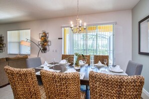 Vila | Cozinha privada | Geladeira, micro-ondas, fogão, lava-louças