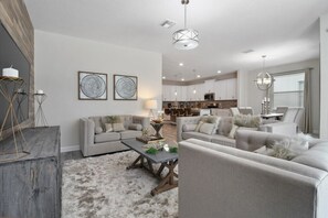 House | Living room | Flat-screen TV - Gorgeous Top Pool Home Sl4730 (Kissimmee)