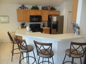 Casa | Cocina privada | Refrigerador, microondas, horno y lavavajillas 