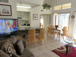 Apartment | Living room | TV, DVD player - Mk009or (Kissimmee)