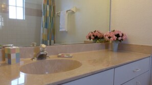 Apartment | Bathroom