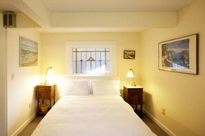Apartment | Desk, travel crib, free WiFi - Del Mar Cottage (San Francisco)
