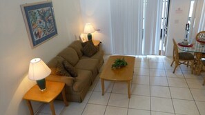 Apartment | Living room | Flat-screen TV