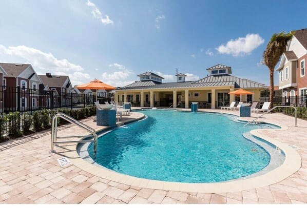 Apartamento | Piscina | Una piscina al aire libre