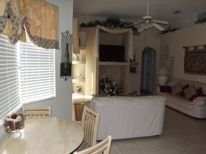 Villa | Living room | Flat-screen TV