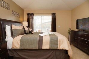 House | 4 bedrooms, free WiFi, bed sheets