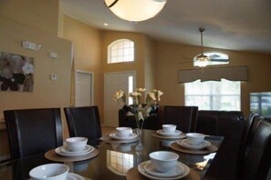 House | Private kitchen | Fridge, microwave, oven, dishwasher - So232or (Davenport)