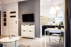 Superior Apartment | Private kitchen | Fridge, oven, stovetop, espresso maker - Pory Mokotow Apartment (Warsaw)