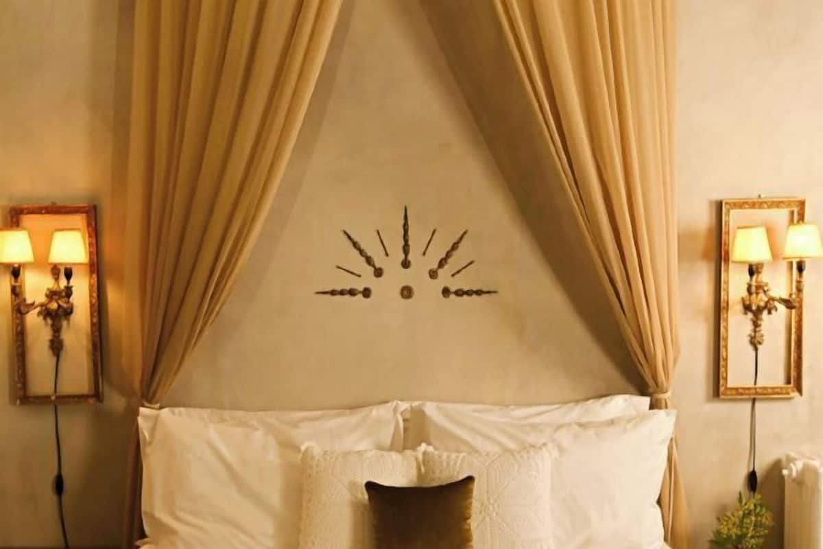 1 bedroom, premium bedding, down duvets, minibar