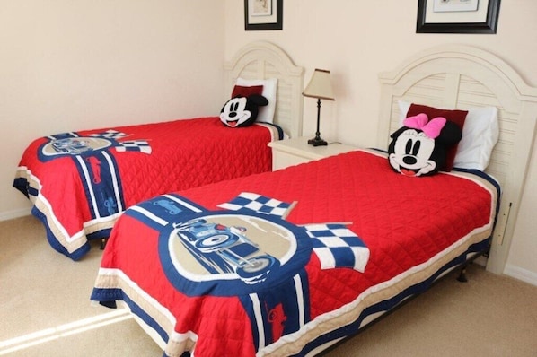 Maison | 4 chambres, accès au Wi-Fi (inclus), literie fournie