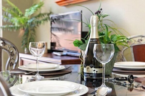 Apartment | Private kitchen | Fridge, microwave, oven, dishwasher - Fiji Palms (Kissimmee)