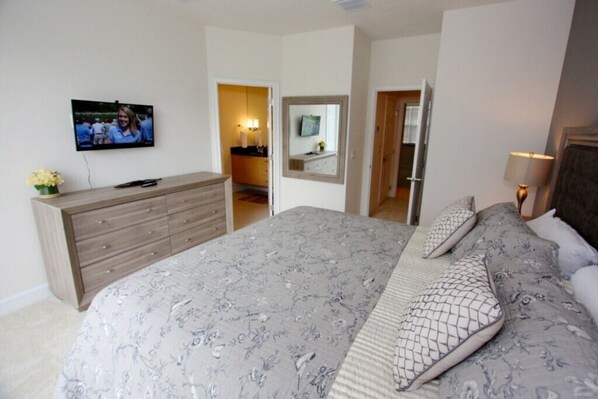 Room - Serenity #2 (Clermont)