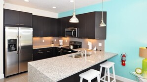 Apartment | Private kitchen | Coffee/tea maker, fridge, microwave, oven - Serenity 2 (Clermont)