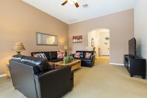 Villa | Living room | LED TV, DVD player, table tennis - Highlands View (Davenport)