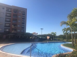 Piscina externa, piscina aquecida