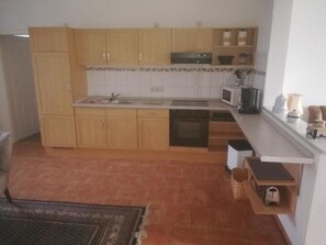 Fridge, microwave, oven, stovetop - Apartment | 4 people (wheelchair accessible) - main house (Carolinensiel)