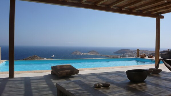 Piscine extérieure (ouverte en saison)