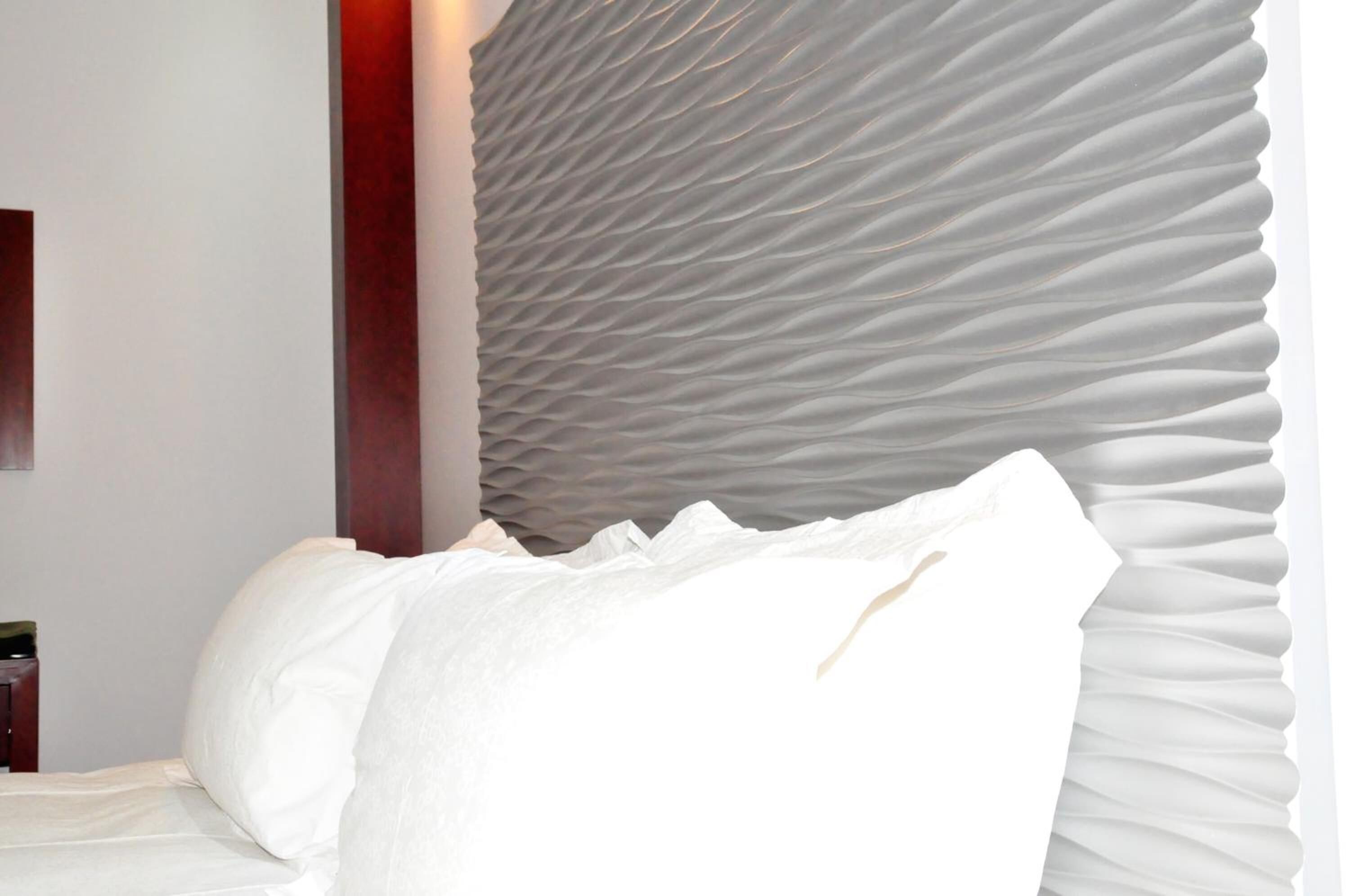 Cortinas blackout, tabla de planchar con plancha y wifi gratis 