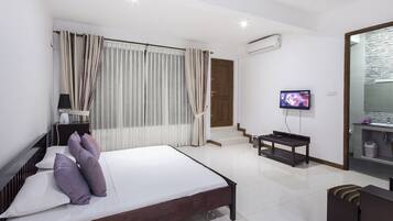 4 slaapkamers, een kluis op de kamer, een strijkplank/strijkijzer, wifi