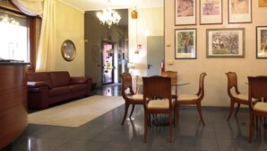 Bar (trong khuôn viên)