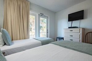 4 slaapkamers, een strijkplank/strijkijzer, gratis wifi, beddengoed
