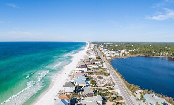 On the beach - SALE~"High Dune"~Gulf Front~Lake View~Vintage~Beach Gear~Beach Chairs/Umbrellas (Dune Allen)