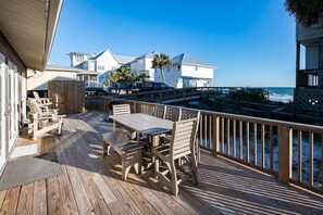 Outdoor dining - SALE~"High Dune"~Gulf Front~Lake View~Vintage~Beach Gear~Beach Chairs/Umbrellas (Dune Allen)