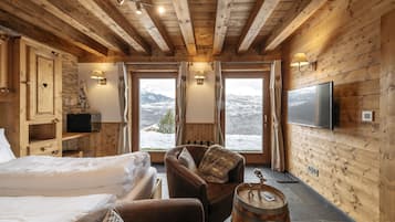 Egyptian cotton sheets, premium bedding, individually decorated