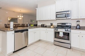 House | Private kitchen | Microwave, stovetop, dishwasher, coffee/tea maker