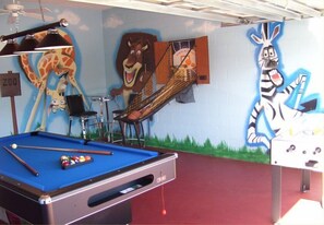 Villa | Game room