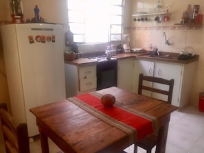 Kühlschrank, Ofen, Mixer