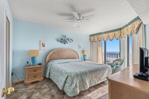 4 habitaciones, tabla de planchar con plancha, wifi y ropa de cama 