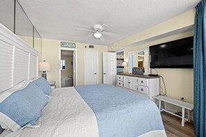 4 habitaciones, tabla de planchar con plancha, wifi y ropa de cama 