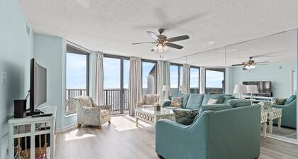 Recently updated oceanfront unit, wonderful views + Free Attraction Tickets!