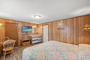 3 slaapkamers, een strijkplank/strijkijzer, wifi, beddengoed