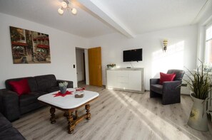TV - Apartment | 2 people - main house (Carolinensiel)