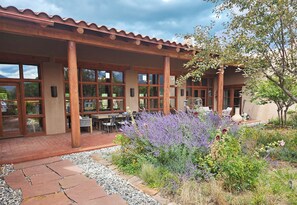 Exterior - Upscale Beautiful on 8 Acres with Amazing Views (Arroyo Seco)