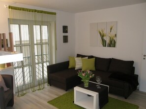 32-inch flat-screen TV with satellite channels, TV - Altstadtherz (Bad Kreuznach)