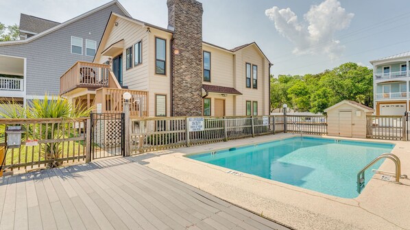 Community Outdoor Pool