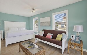 4 bedrooms, iron/ironing board, WiFi, bed sheets