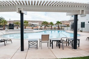 Pool - New Home | Private Hot Tub | Poolside (Washington)