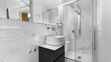 Appartamento, 1 camera da letto | Bagno | Doccia, soffione a pioggia, asciugacapelli, bidet