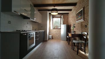 Appartement, 2 chambres, patio, en bord de piscine (Inzolia) | Cuisine privée | Grand réfrigérateur, four, plaque de cuisson, lave-vaisselle