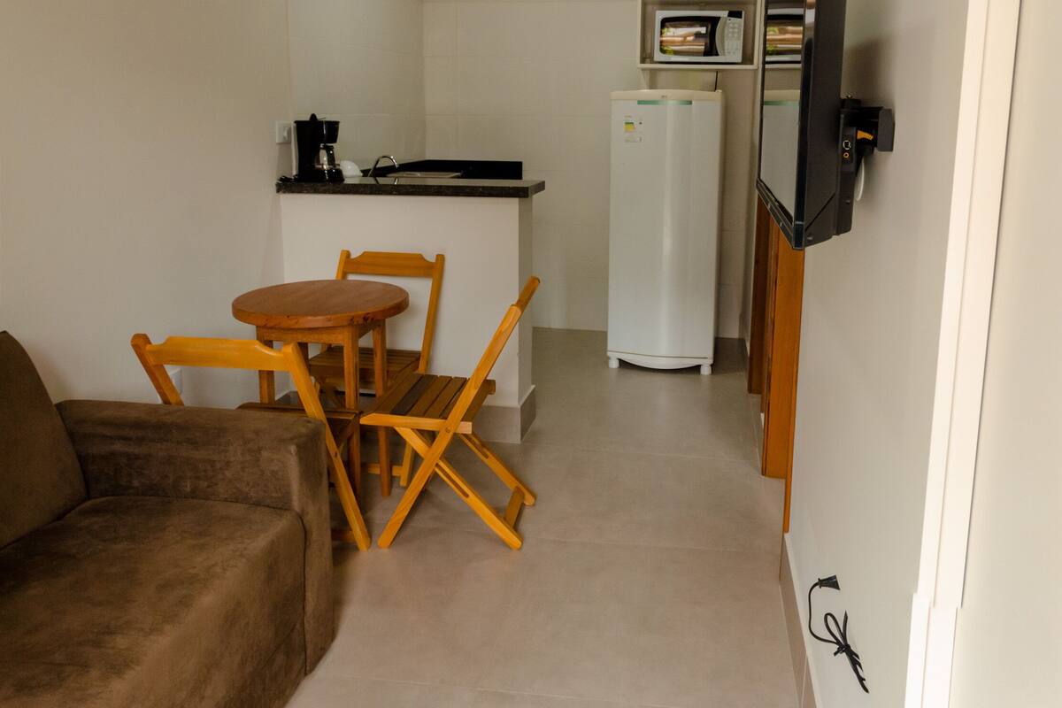 Economy Apartment | Living room | Flat-screen TV