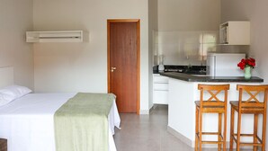WiFi (free), bed sheets - Flor do Mar Residencial (São Sebastião)