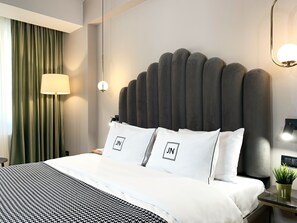 Deluxe Double Room | In-room safe, individually decorated, individually furnished, desk - JN Boutique Hotel (Bucharest)