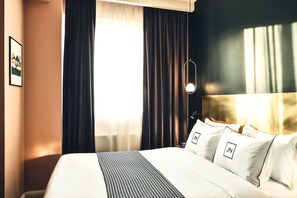 Design Room, Kitchenette | In-room safe, individually decorated, individually furnished, desk - JN Boutique Hotel (Bucharest)