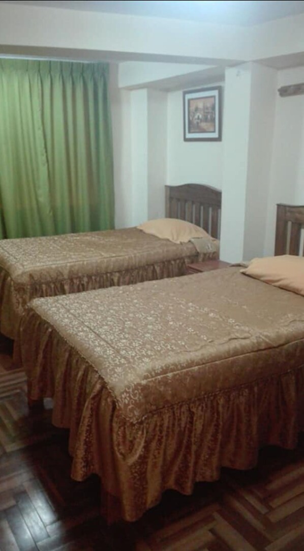 Twin Room | 1 bedroom, free WiFi - Euro Hostal (Cusco)