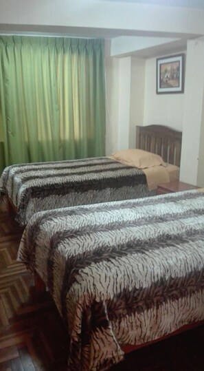 Twin Room | 1 bedroom, free WiFi - Euro Hostal (Cusco)