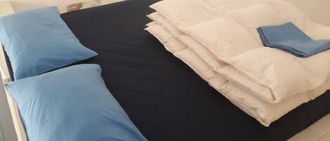 2 slaapkamers, een bureau, wifi